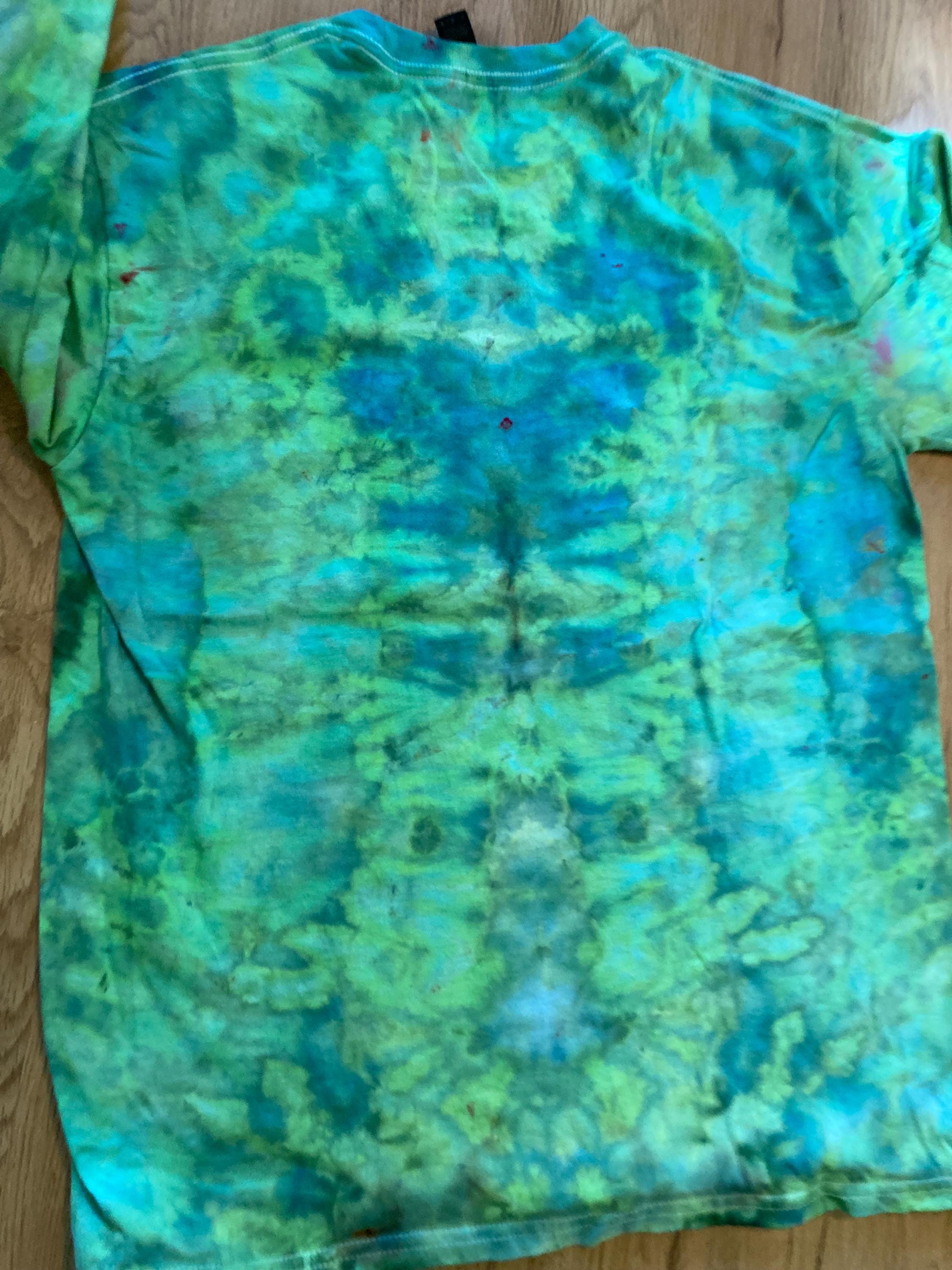 Medium Shirt | Handmade Fractal Shirt | Trippy Tie Dye Tee | Lotus Flower Shirt | Oversized Tee | Psychedelic Shirt | Long Sleeve Yoga Tee